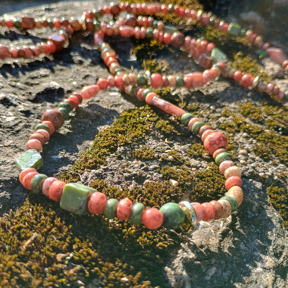 Vintage 1970s-1980s simulated gemstone opera length throw over layering necklace